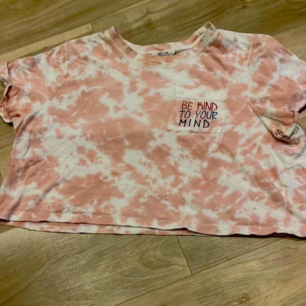 Messy Bun Just Chillin crop top smiley face be kind to your mind Tee size YM